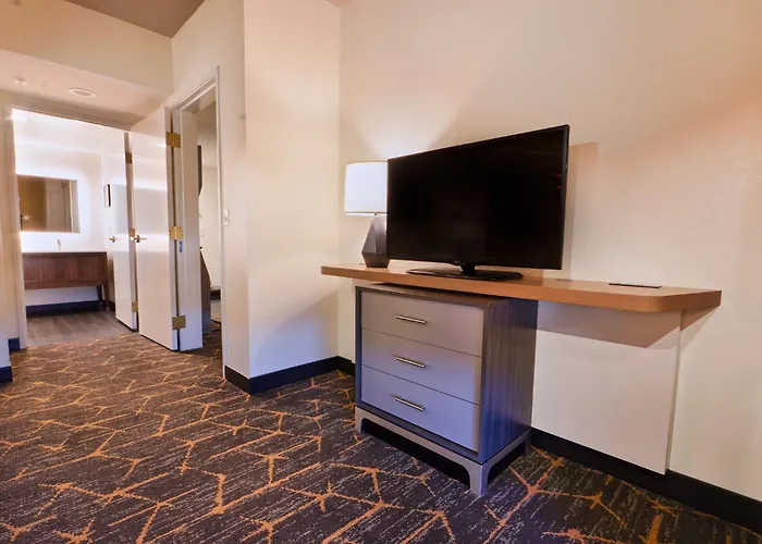 Holiday Inn & Suites Oakland - Airport By Ihg